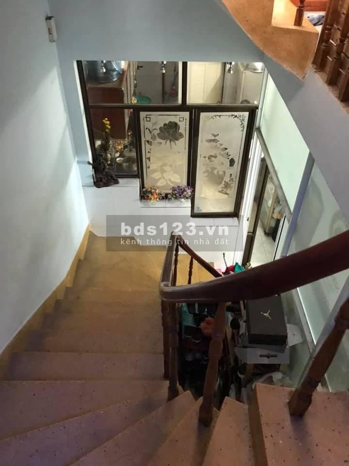 Bán nhà Hẻm lớn Đường Cách Mạng Tháng 8 giá 10Tỷ