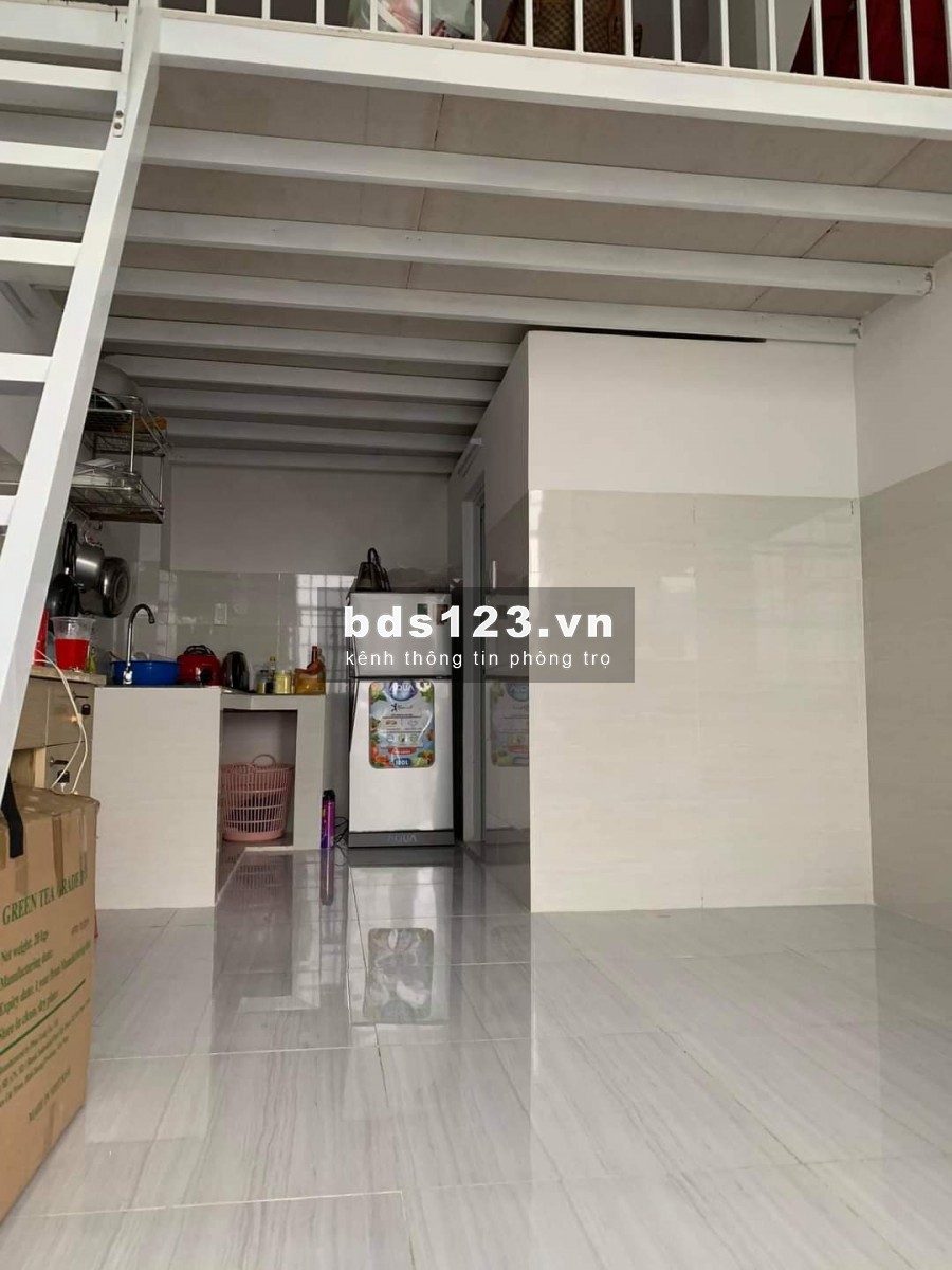 Cho thuê chung cư mini kế bên Gigamall Thủ Đức 30m2 có bancong view sông, phòng máy lạnh.