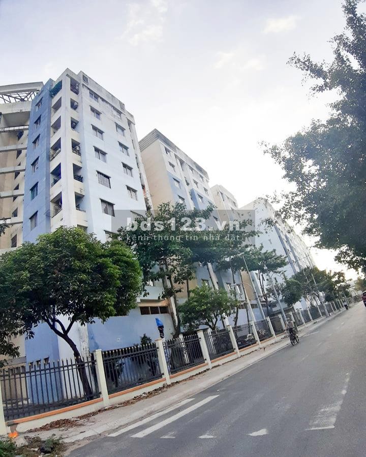 Chủ ngộp ngân hàng cần bán gấp nhà Tân Phú, sổ vuông vức, hẻm xe hơi, 28m2, giá chỉ 2.3 tỷ