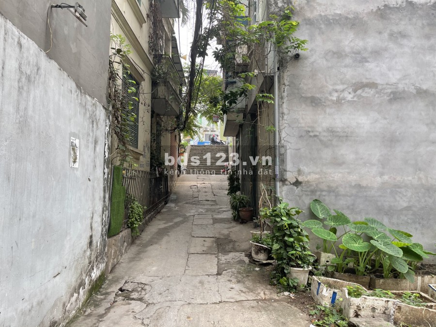 Bán đất thổ cư 132m2 sổ đỏ chính chủ, 2 mặt ngõ mặt tiền 11m hướng nhà Tây Bắc- Đông Nam
