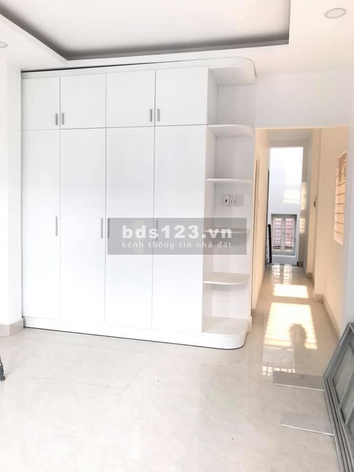 Nhà 10 tỷ, 4 tầng, Xe hơi vào nhà đường Thành Thái, Quận 10. 901218895
