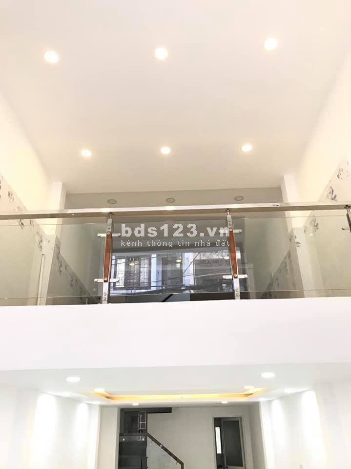 Nhà 10 tỷ, 4 tầng, Xe hơi vào nhà đường Thành Thái, Quận 10. 901218895