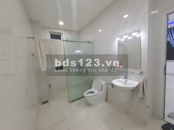 Biệt thự Quận 9, DT 382m2, Giá giảm mạnh 9 tỷ hút khách đầu tư.