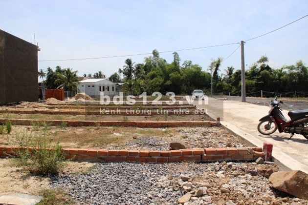 Cần bán lô đất Vĩnh Hiệp Nha Trang giá tốt. Đường bêtông rộng 5m. Giá 900 triệu. Diện tích 82m2