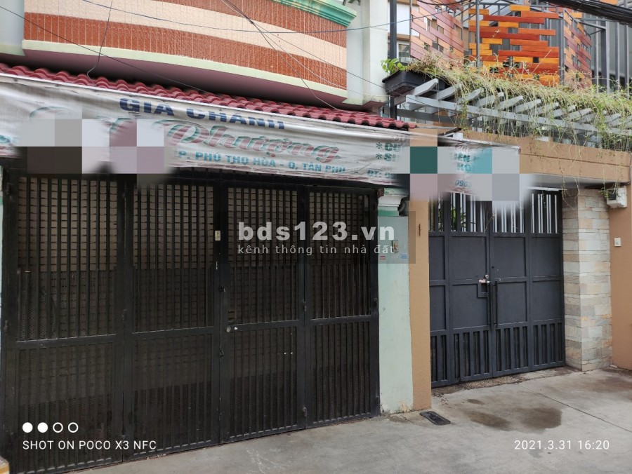 Bán nhà trung tâm Quận Tân Phú chỉ nhỉnh 3 tỷ, xe hơi đỗ cửa, 40m2.