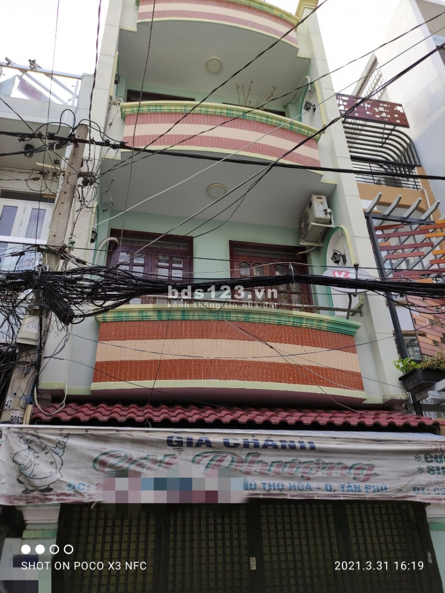 Bán nhà trung tâm Quận Tân Phú chỉ nhỉnh 3 tỷ, xe hơi đỗ cửa, 40m2.