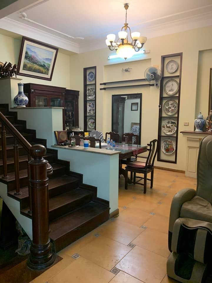 Bán nhà Dương Quảng Hàm, lô góc 3 thoáng, ô tô tránh, 75m, mặt tiền 6.4m.