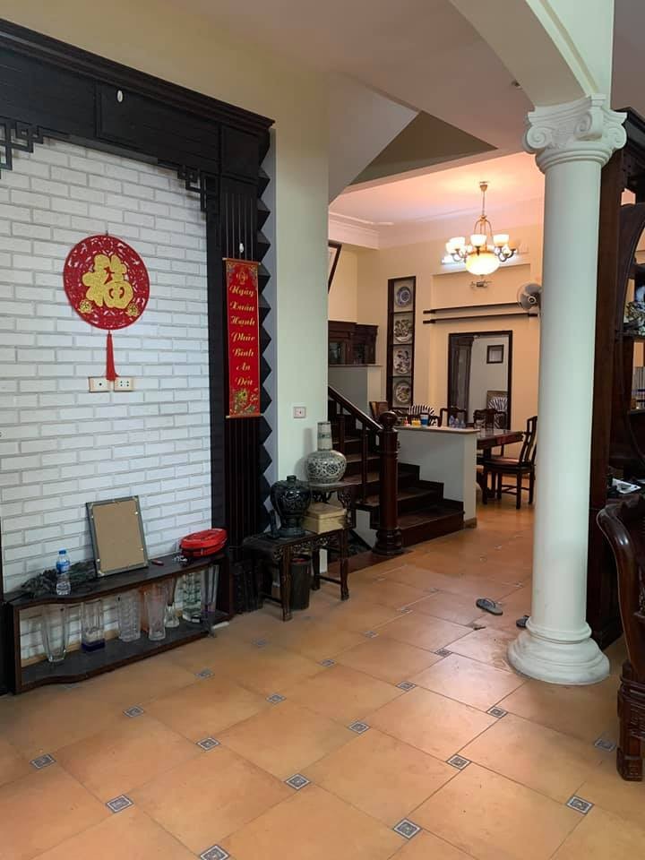 Bán nhà Dương Quảng Hàm, lô góc 3 thoáng, ô tô tránh, 75m, mặt tiền 6.4m.