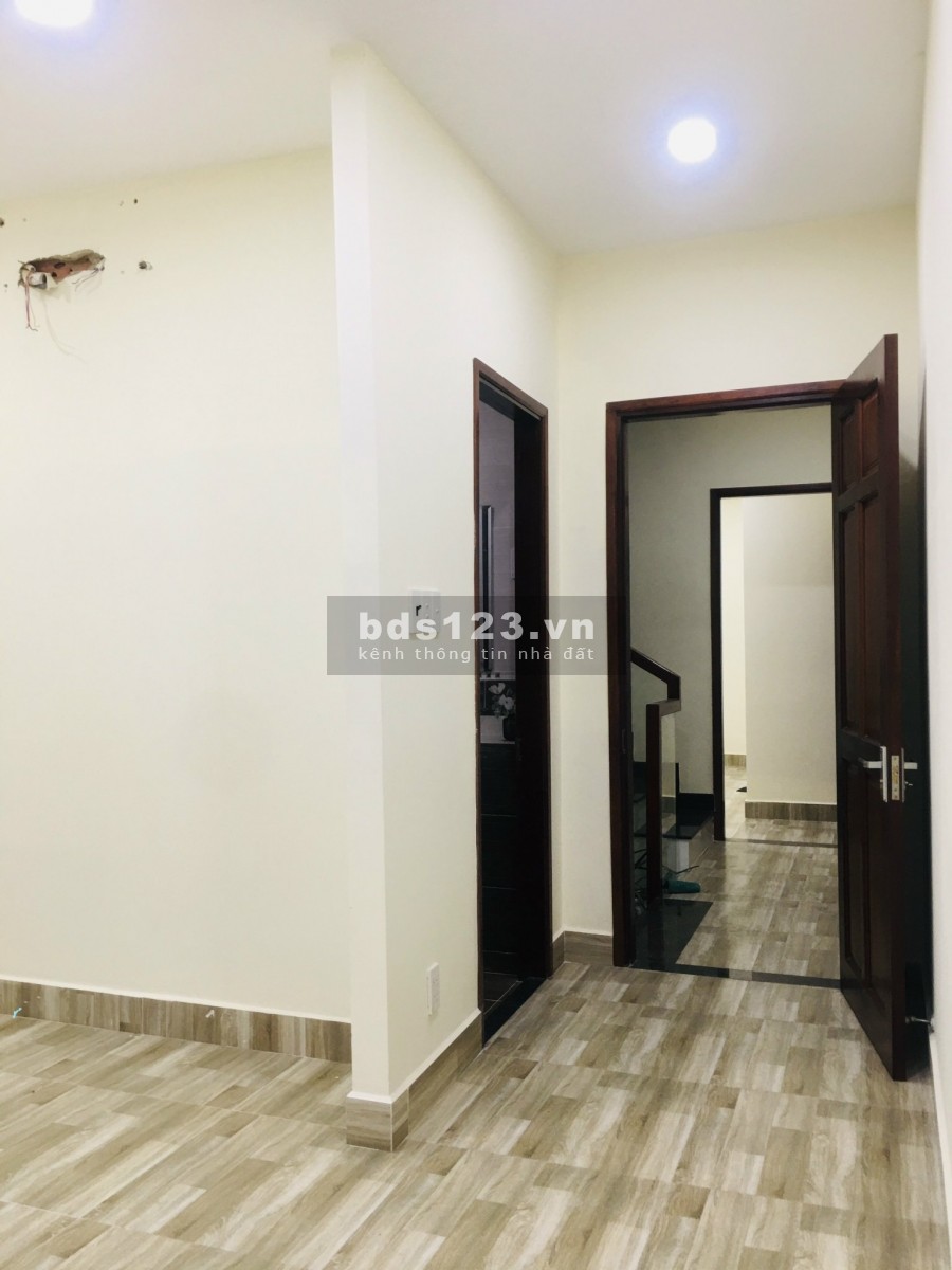 Nhà Bờ Bao Tân Thắng, 3L, ST, 6PN, 7WC, làm CHDV
