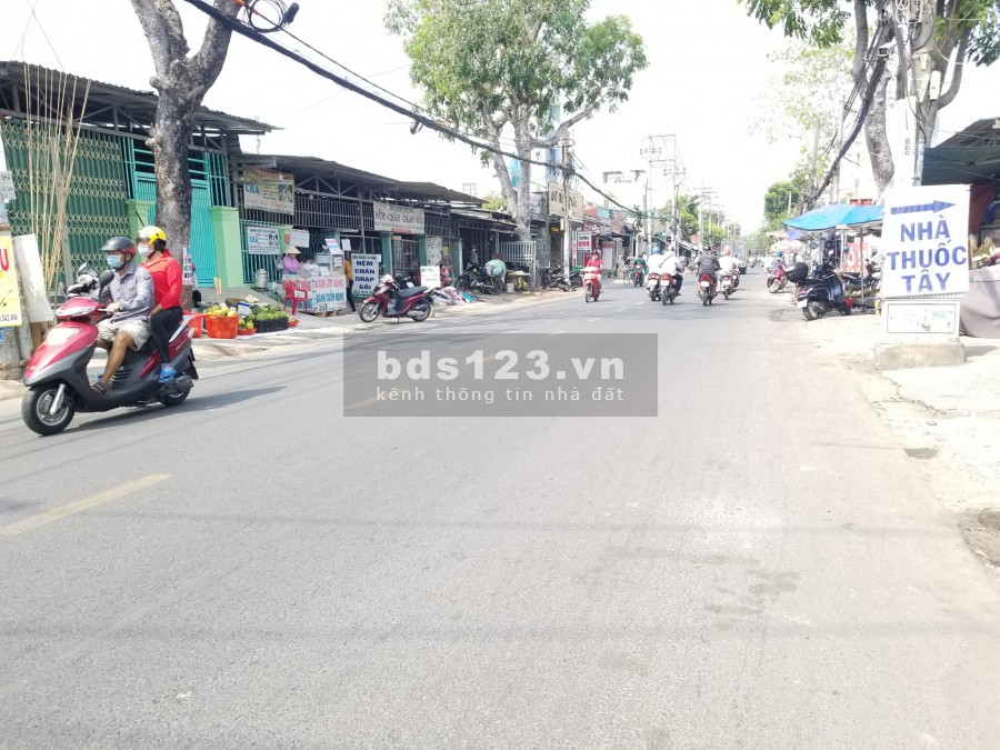Cho thuê nhà 18 triệu mặt tiền đường Lê Văn Lương
