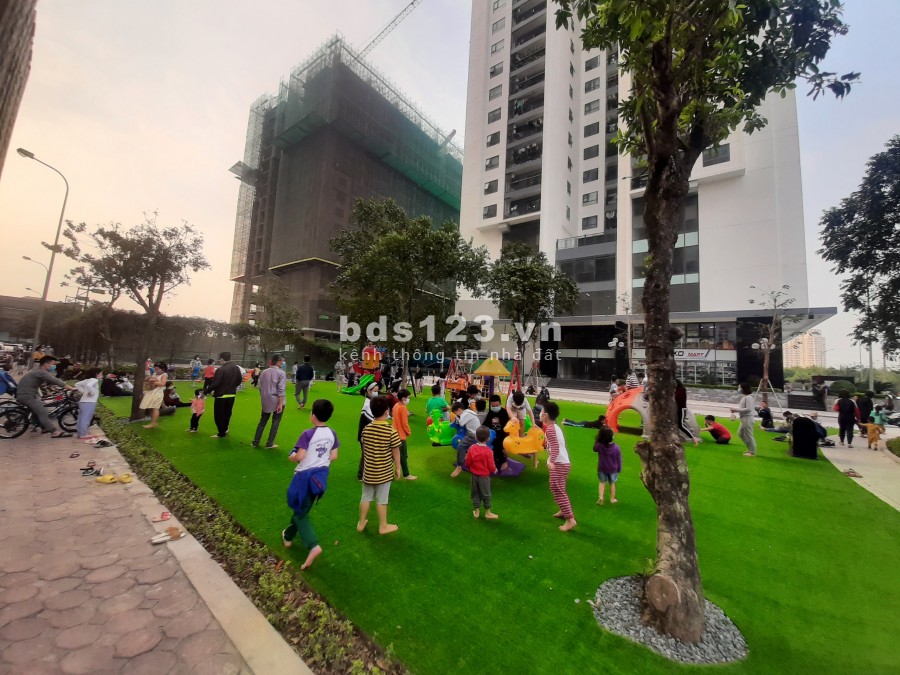Xuất ngoại giao căn hộ góc 3PN, 97m2, ban công Nam, tầng trung. Giá: 1.950.000.000