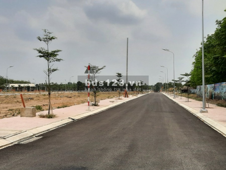 Cần bán lô M45, M50 khu đô thị Phương Toàn Phát Bến Cát. DT 65m2 /850 triệu