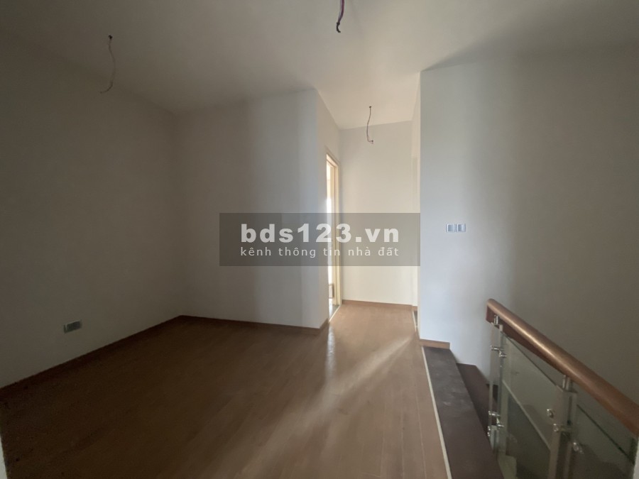Bán biệt thự GIÁ TỐT K3 Ciputra, 140m2, 3 tầng, hướng Bắc, giá bán: 28 tỷ. LH: 0398195355