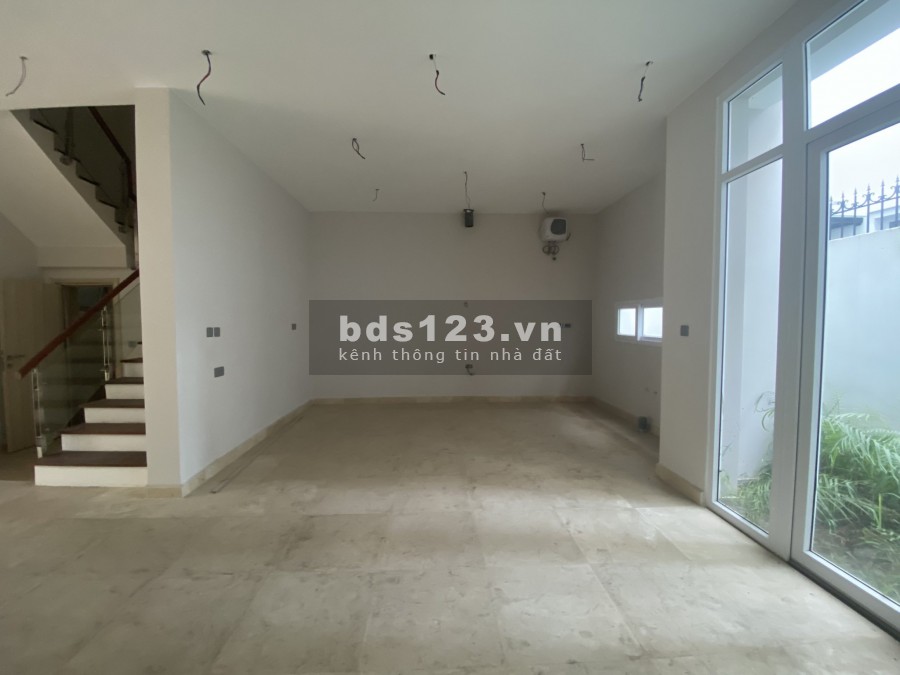 Bán biệt thự GIÁ TỐT K3 Ciputra, 140m2, 3 tầng, hướng Bắc, giá bán: 28 tỷ. LH: 0398195355