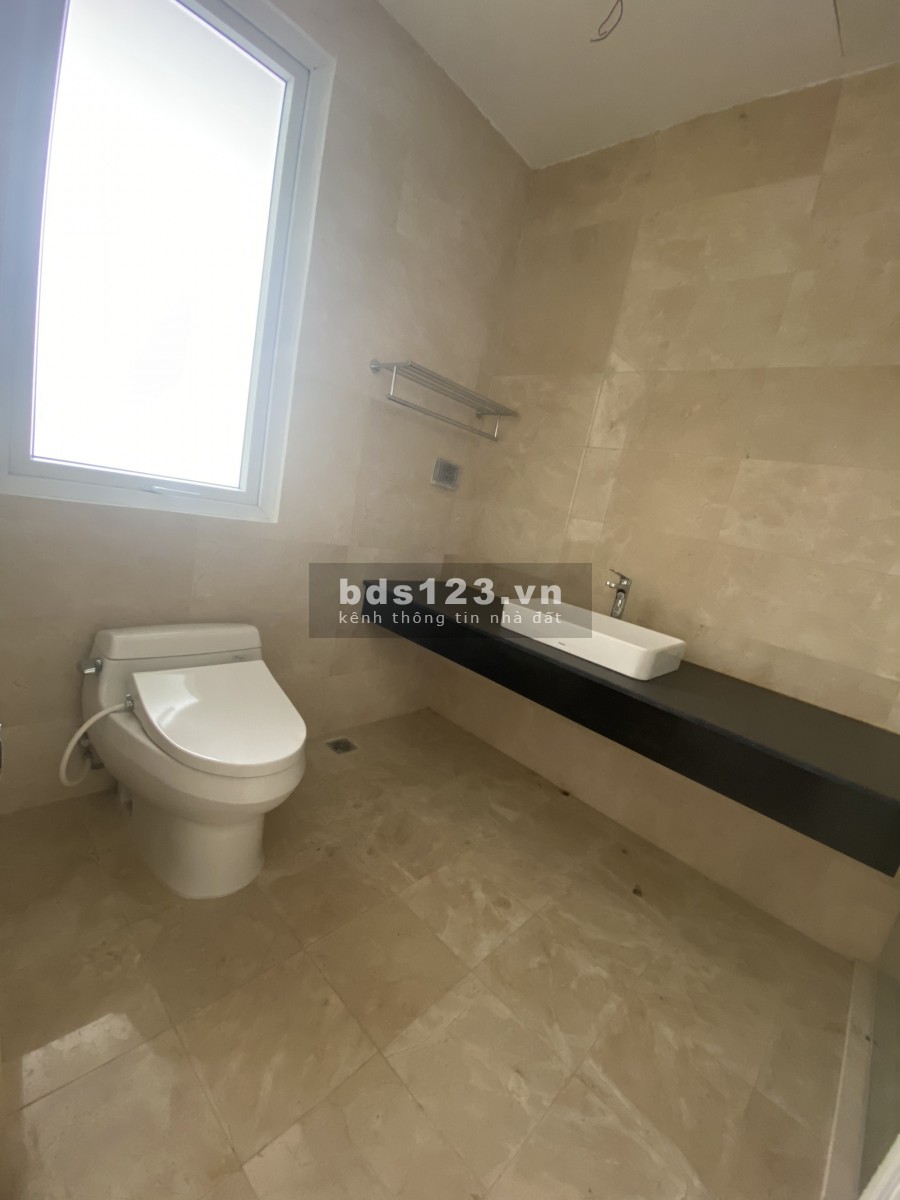 Bán biệt thự GIÁ TỐT K3 Ciputra, 140m2, 3 tầng, hướng Bắc, giá bán: 28 tỷ. LH: 0398195355