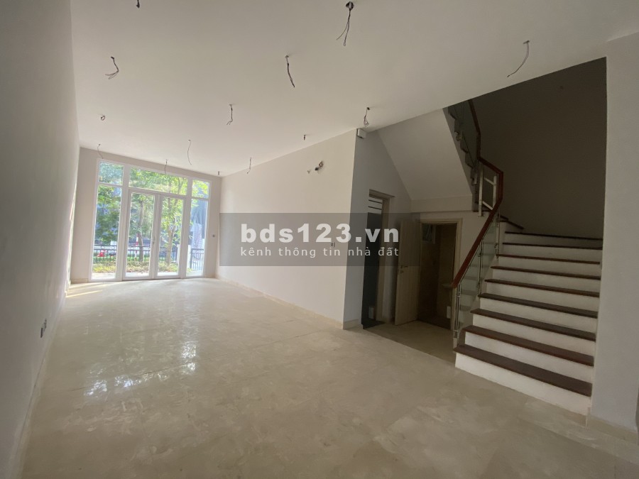 Bán biệt thự GIÁ TỐT K3 Ciputra, 140m2, 3 tầng, hướng Bắc, giá bán: 28 tỷ. LH: 0398195355