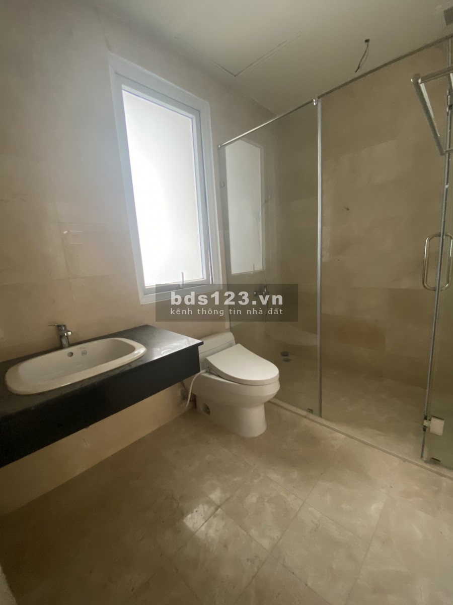 Bán biệt thự GIÁ TỐT K3 Ciputra, 140m2, 3 tầng, hướng Bắc, giá bán: 28 tỷ. LH: 0398195355