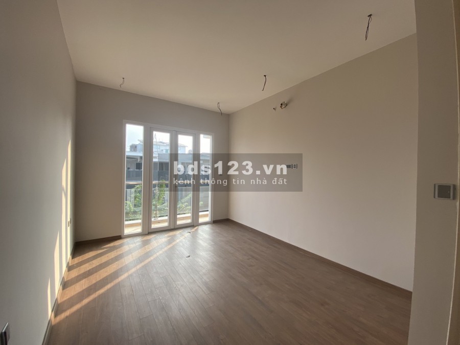 Bán biệt thự GIÁ TỐT K3 Ciputra, 140m2, 3 tầng, hướng Bắc, giá bán: 28 tỷ. LH: 0398195355