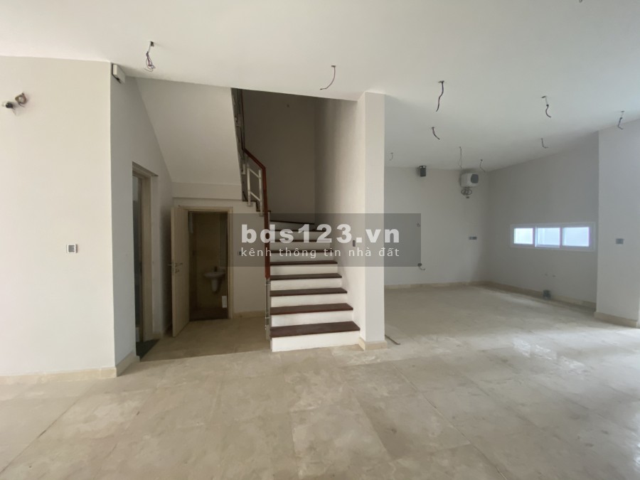 Bán biệt thự GIÁ TỐT K3 Ciputra, 140m2, 3 tầng, hướng Bắc, giá bán: 28 tỷ. LH: 0398195355