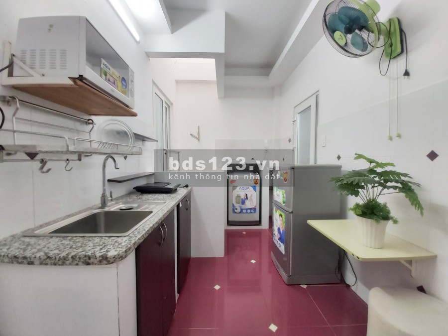 Căn Hộ Ban Công 2PN Gần Huỳnh Văn Bánh Q. Tân Bình