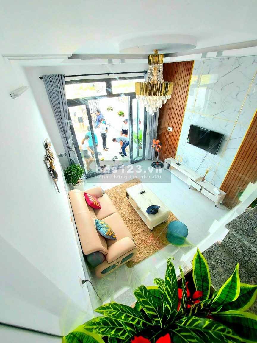 Bán Gấp Căn Nhà, Cam Kết Nhà Thật, Việc Thật, Sổ Hồng Riêng 1Tỷ3.