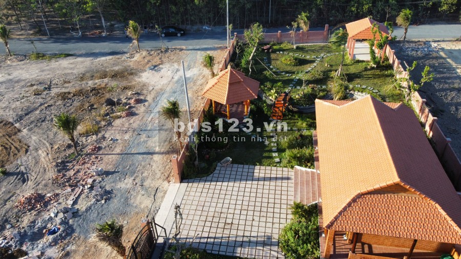 38 LÔ ĐẤT GẦN SUỐI NƯỚC NÓNG BÌNH CHÂU SỔ ĐỎ RIÊNG (thích hợp làm nhà vườn nghĩ dưỡng)