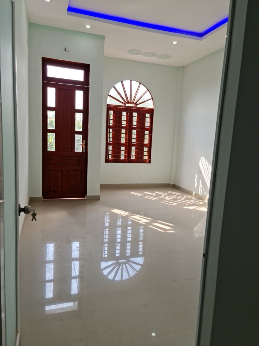 Đang kẹt BANK nên cần bán gấp nhà 1 Lầu Tân Hạnh, đường xe hơi vào tận cửa, sổ riêng thổ cư