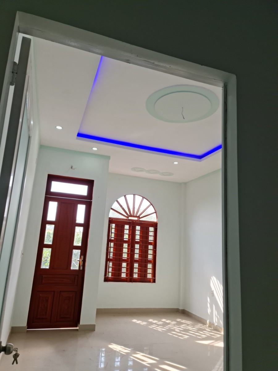 Đang kẹt BANK nên cần bán gấp nhà 1 Lầu Tân Hạnh, đường xe hơi vào tận cửa, sổ riêng thổ cư