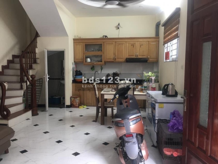 DO CHUYỂN CÔNG TÁC NHÀ EM CẦN BÁN GẤP NHÀ PHỐ HOÀNG MAI 43M3 GIÁ CHÀO 3,2 TỶ.