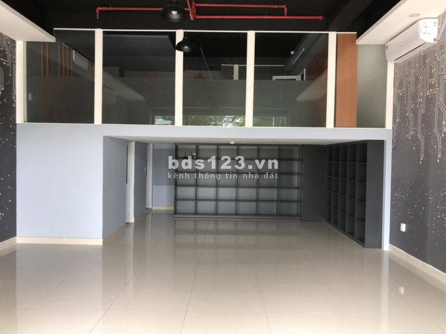 Cho thuê nguyên căn Shophouse khối đế Sarimi Sala trung tâm bông hoa Sala giá 80tr LH0909246874