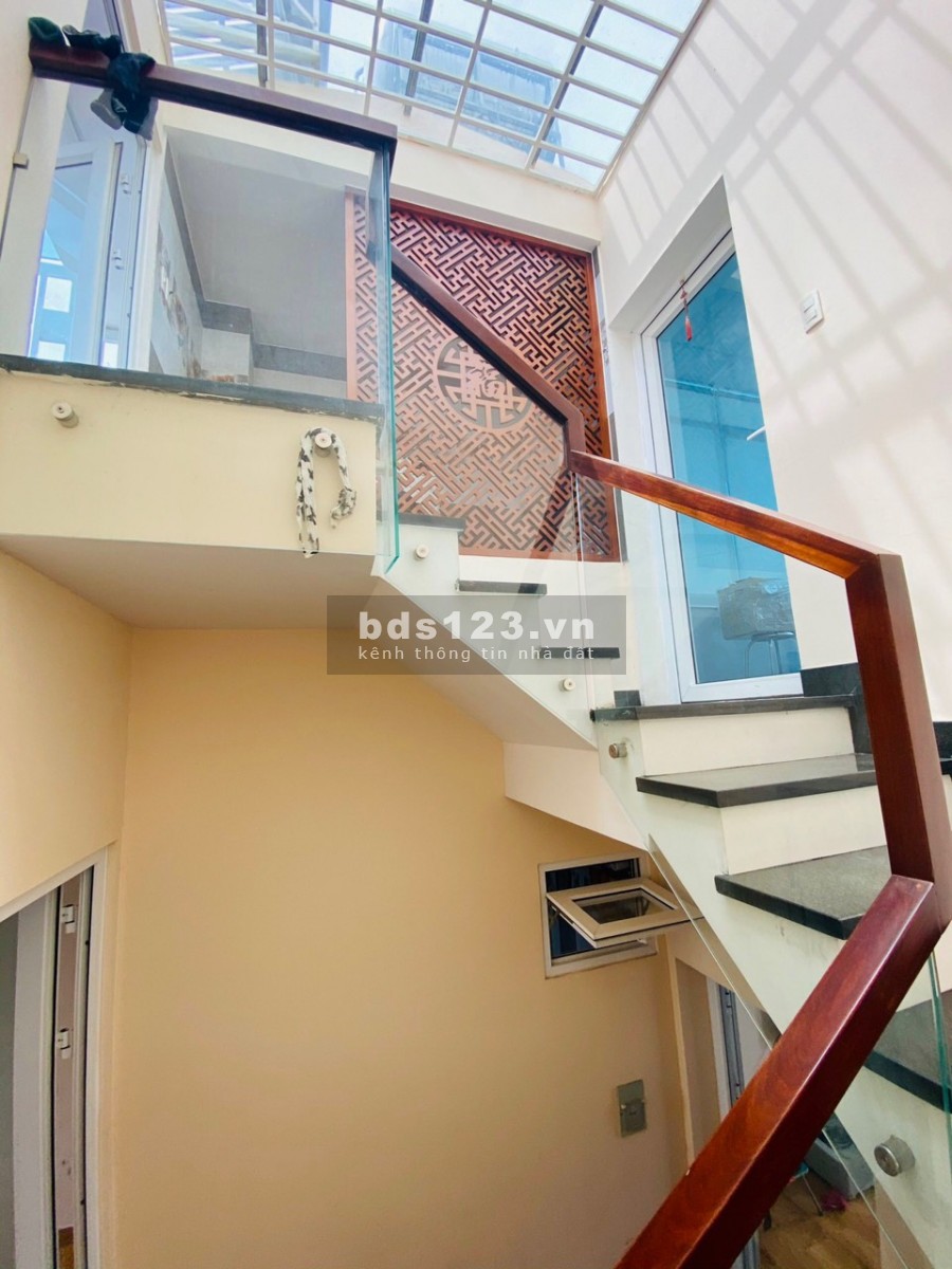Bán nhanh nhà 1 trệt 2 lầu HXH 1/ Gò Cát Phú hữu- DT: 50m2- Giá 3.99 tỷ