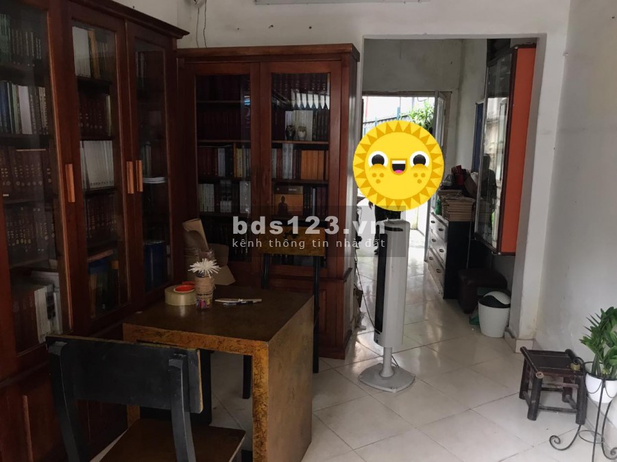 BÁN NHÀ MẶT PHỐ- RẤT GẦN PHỐ CẦU GIẤY-ĐẦY ĐỦ TIỆN ÍCH