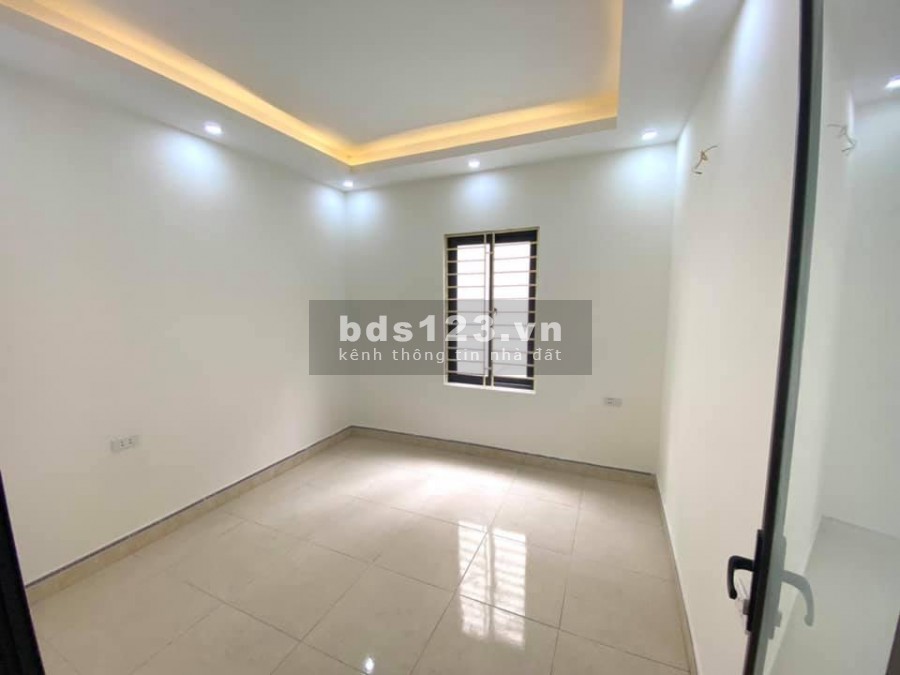 MẶT NGÕ THÔNG KINH DOANH NHỎ 50M RA Ô TÔ TRÁNH