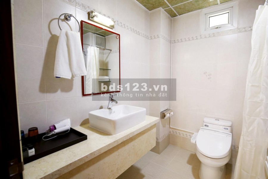 Cho thuê Khách sạn Đường Đông Du, P.Bến Nghé, Q1. DT: 7 x 19m, 1 hầm, 9 lầu, 36 phòng