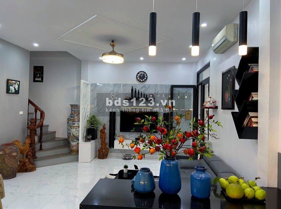 BÁN NHÀ ĐẸP TRUNG TÂM CẦU GIẤY FULL NỘI THẤT SANG TRỌNG GIÁ CHỈ 4.85 TỶ