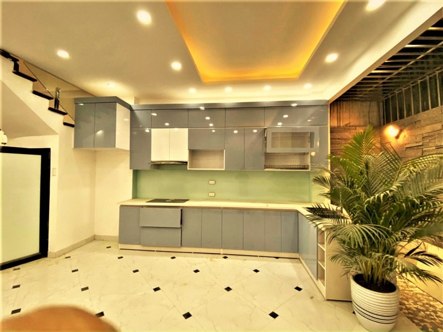 Bán nhà 36m2 x 6 tầng phố Tạ Quang Bửu, phân lô, oto, vỉa hè, kinh doanh, 7 tỷ 7
