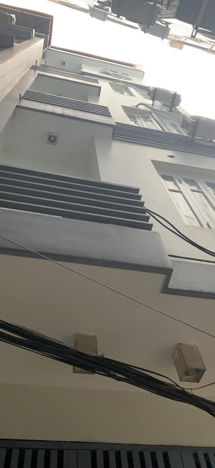 Bán nhà Chùa Láng, Đống Đa, 50m2, 5 tầng, nhà mới.