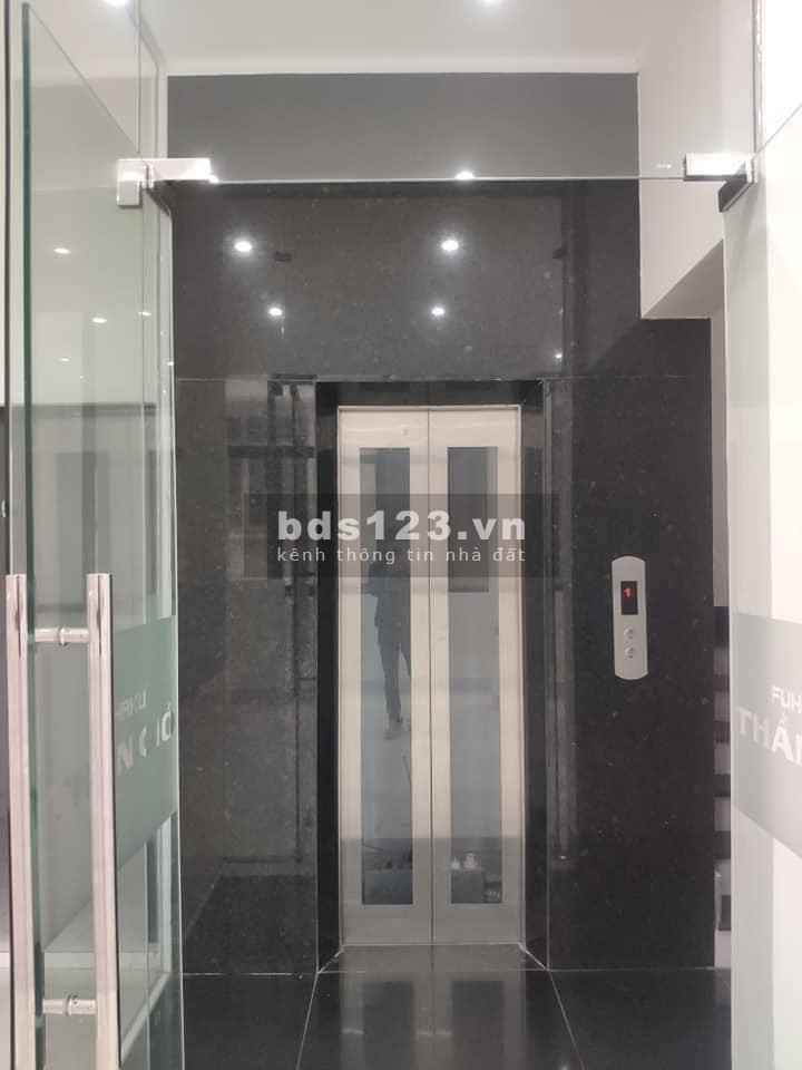Tòa Nhà Văn phòng Nam từ liêm, phân lô , 8T, Thang máy , lô góc 3 thoáng , vỉa hè ,26 tỷ