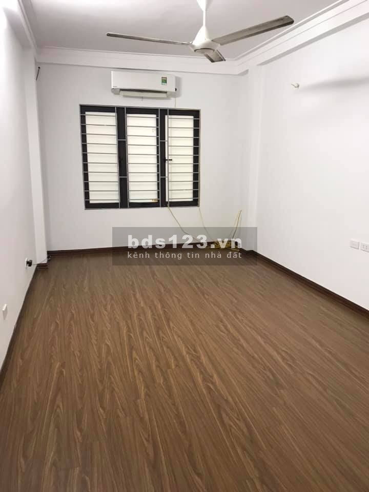 LÔ GÓC, ở ngay, nội thất VIP, gần hồ 3 mẫu, 33m2x4 tầng, 2.75 TỶ