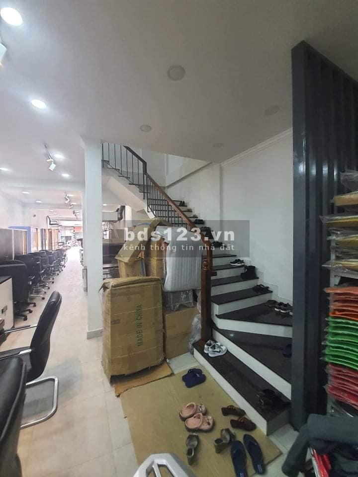 Cần bán gấp nhà Mặt Phố Khâm Thiên, diện tích 100m2 giá 26,5 tỷ (260T/m2)