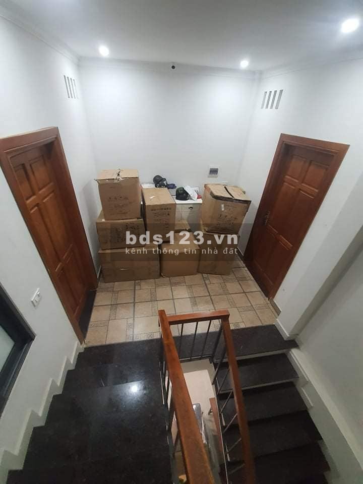Cần bán gấp nhà Mặt Phố Khâm Thiên, diện tích 100m2 giá 26,5 tỷ (260T/m2)