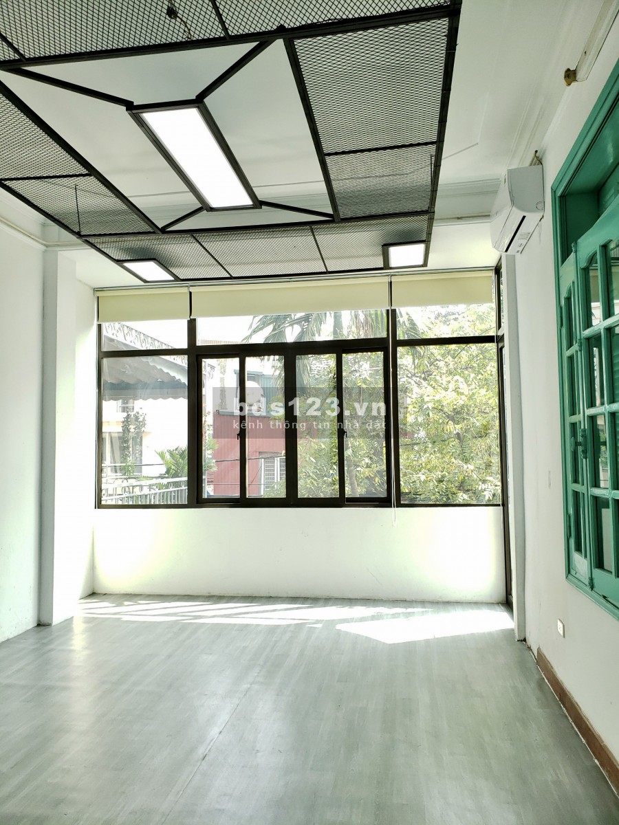 Cho thuê văn phòng số 42, ngõ 178 Giải Phóng, view hồ Phương Liệt