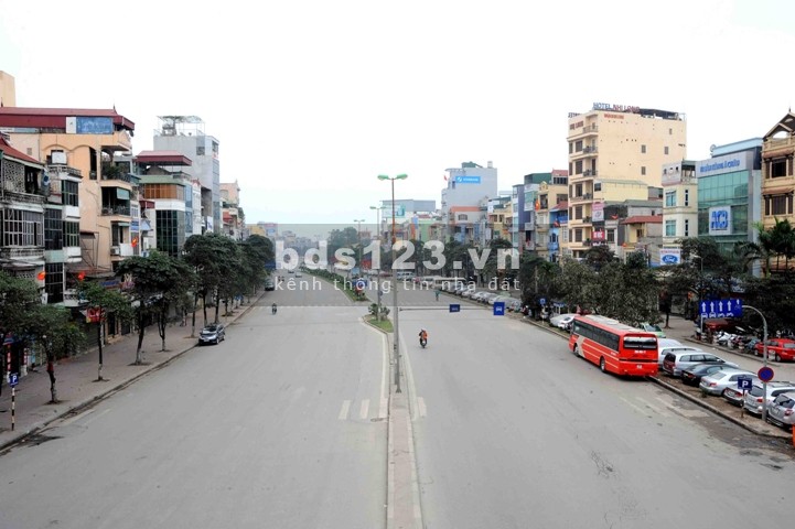 Nhà mặt phố Trần Khát Chân 200m2, MT 11m. Đầu tư, Kinh doanh, Vị trí đẹp, RẺ