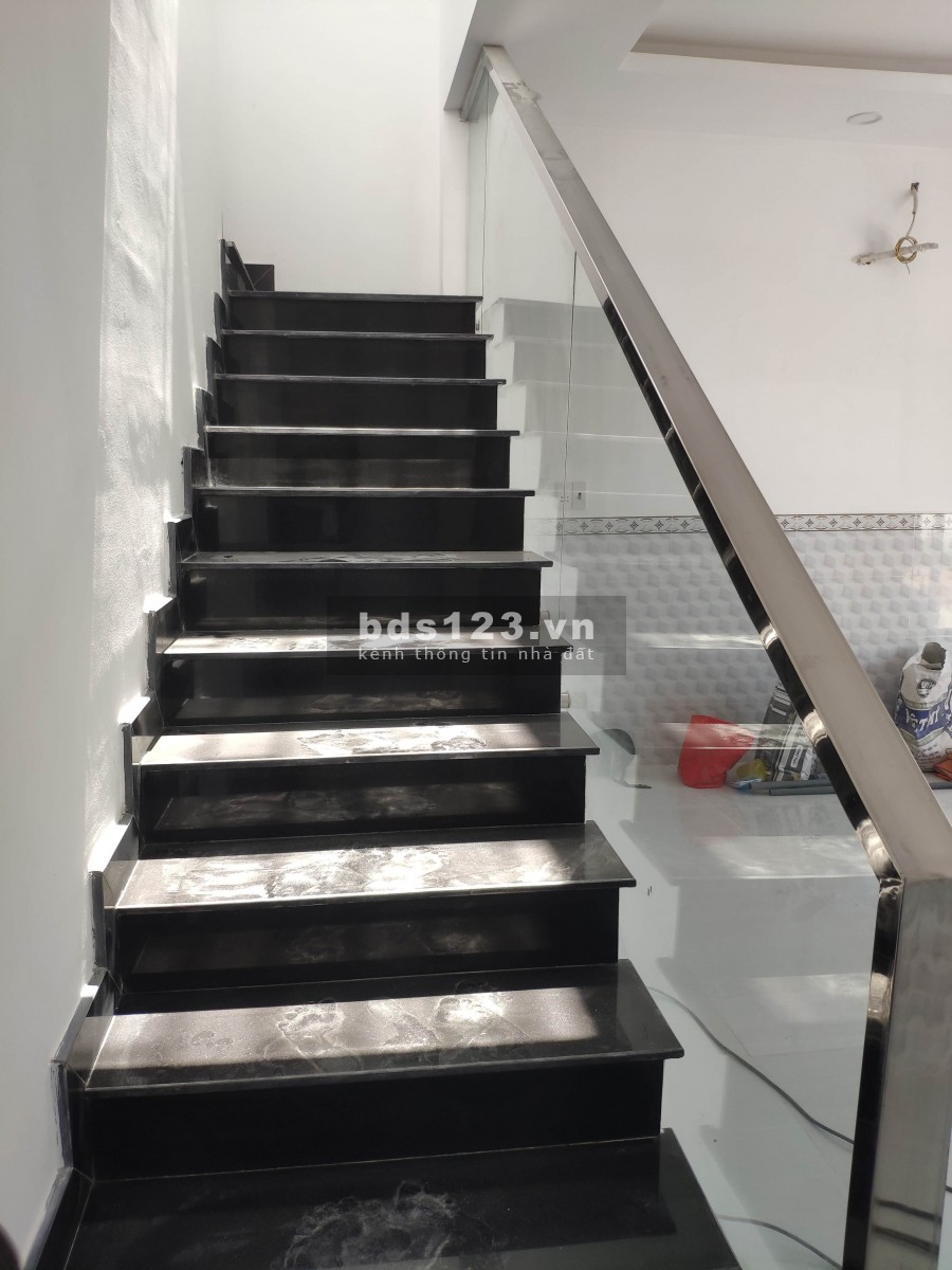 Bán Gấp Nhà Nguyên Căn 1 Trệt, 1 Lầu Đinh Đức Thiện 1 Tỷ 17 Shr, Cách Chợ Bình Chánh 3km