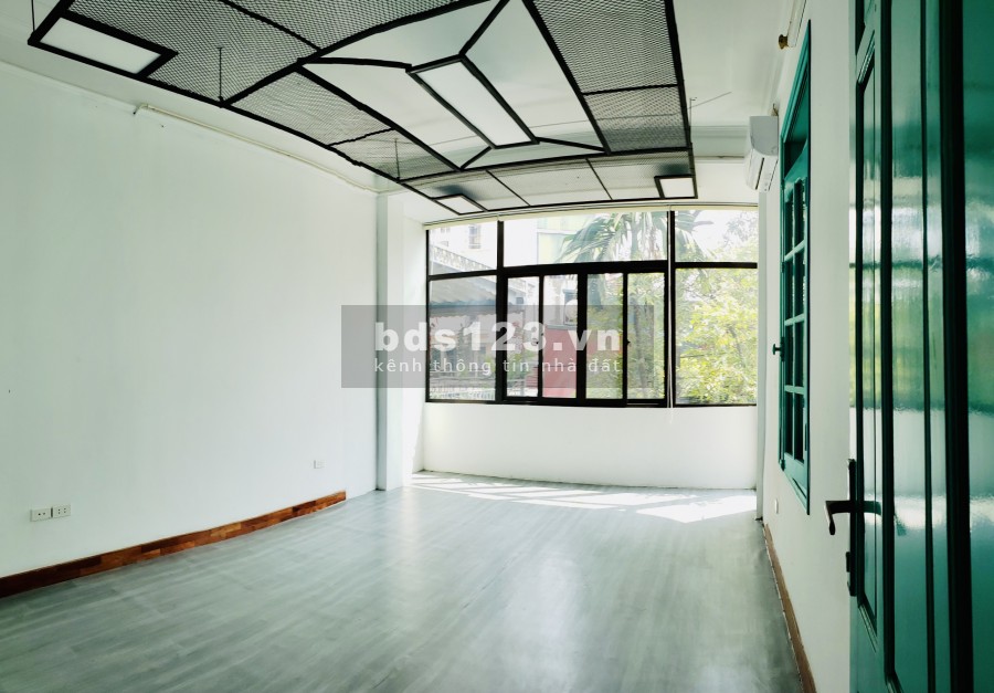 Cho thuê văn phòng số 42, ngõ 178 Giải Phóng, view hồ Phương Liệt