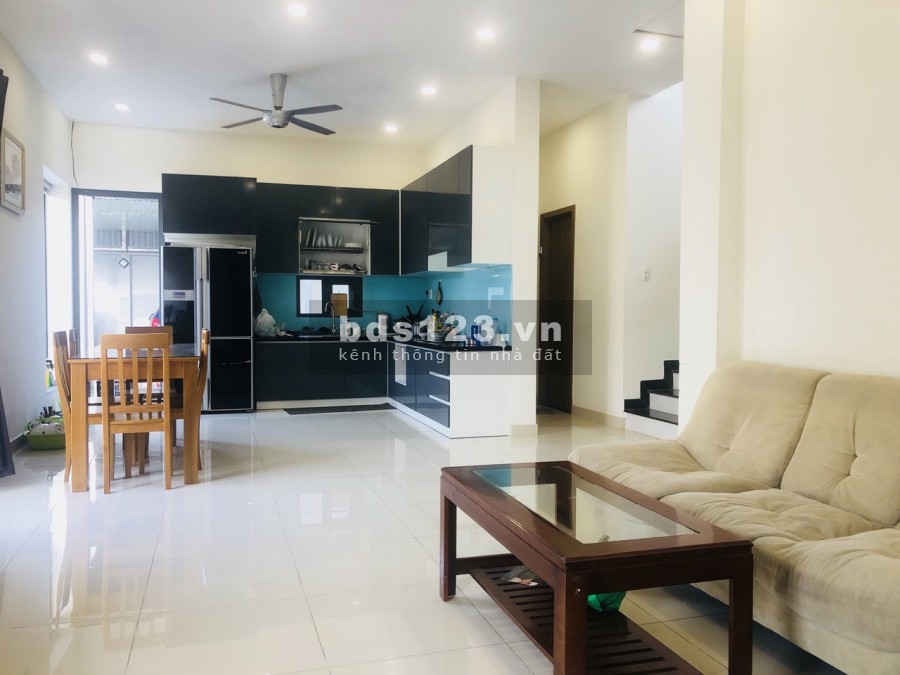 Biệt thự KDC BÁCH KHOA, 1 trệt 1 lầu 430m2, full nội thất, có sân rộng-vườn-gara oto