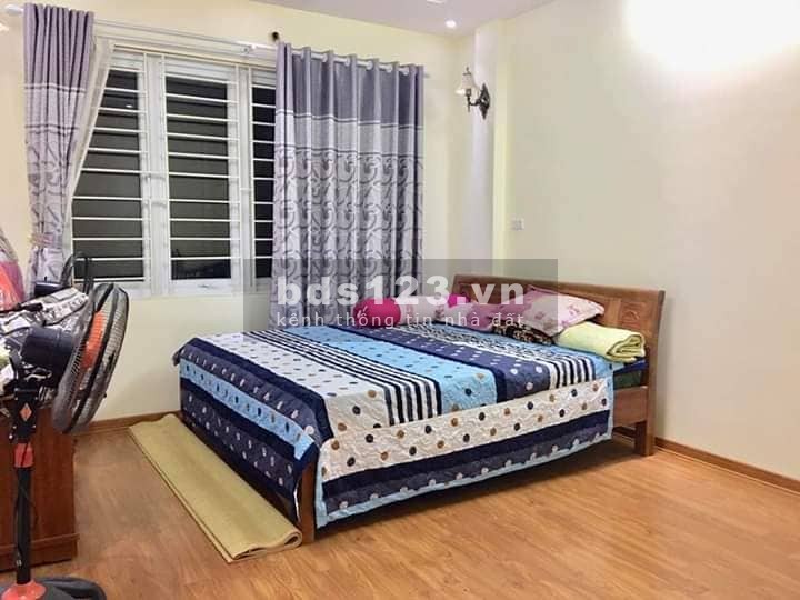 Cần bán nhà phố Định Công , quận Hoàng Mai , 36m2 , ngõ rộng , chỉ 3tỷ5 .
