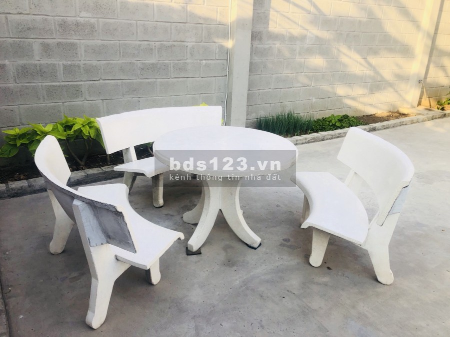 Biệt thự KDC BÁCH KHOA, 1 trệt 1 lầu 430m2, full nội thất, có sân rộng-vườn-gara oto