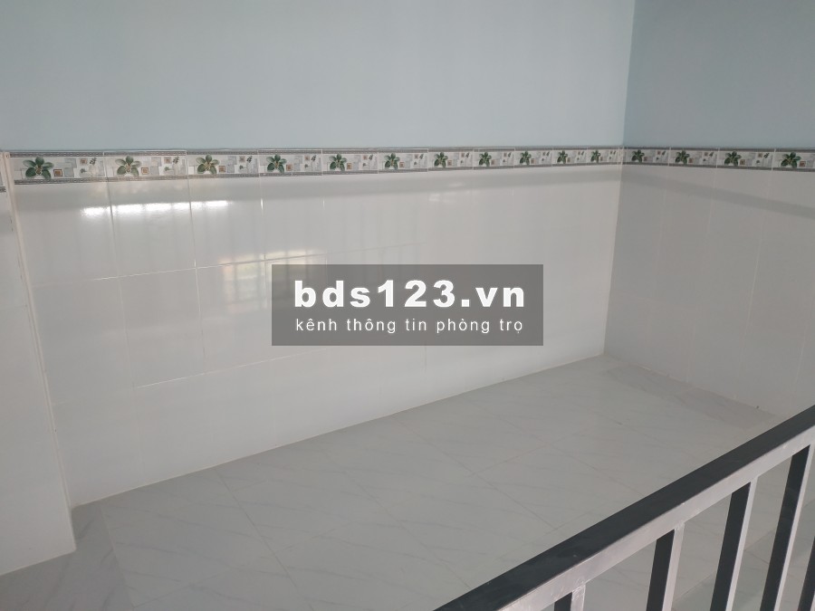 Phòng trọ mới xây có gác lửng tại Quận 12 gần Ngã Tư Ga, cách chợ Cầu Đồng 400m giá 1,7 triệu/tháng