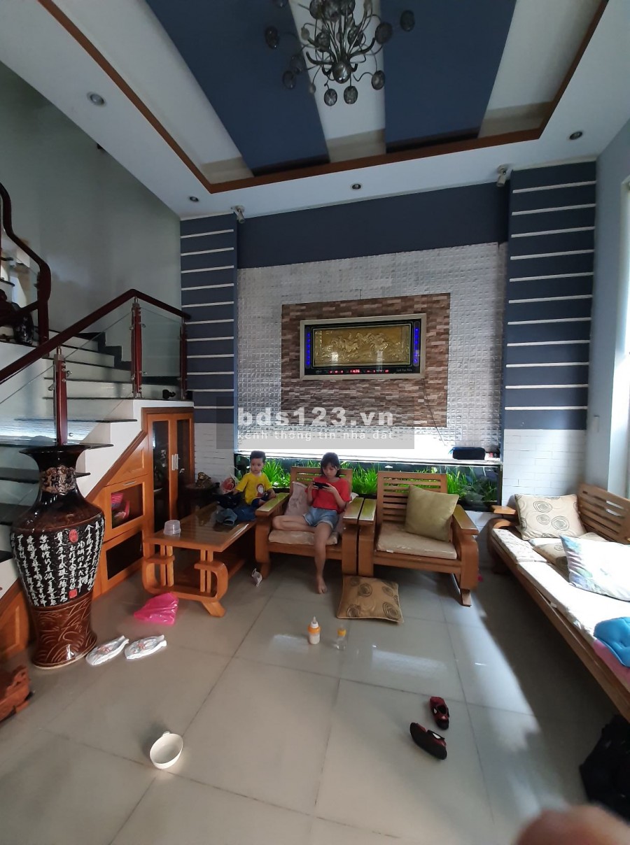 Nhà lủy bán bích 1 trệt 1 lầu 45m2 chỉ 4ty3